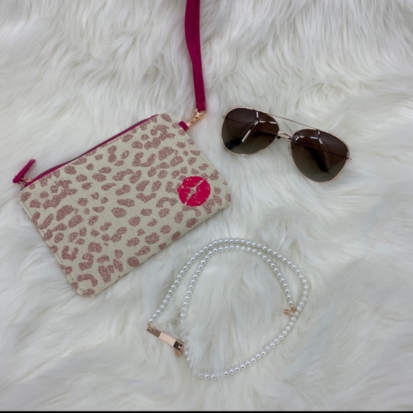 Betsey Johnson sunglasses gift set pearls pouch - Picture 7 of 8